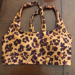 GapFit Medium Support Cheetah Print Sports Bra